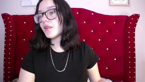 charlotte1_ls online show from 02.12.25