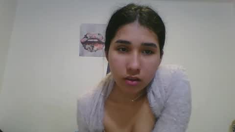 karinaa independent model online show from 01.13.25