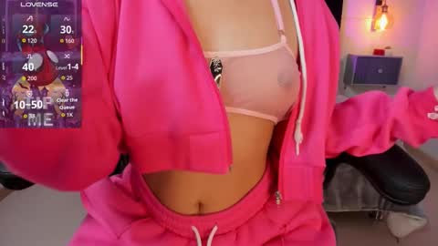 Snapshot of charlotte__benett chatting on 10.26.25 Charlotte online show from 10.26.25