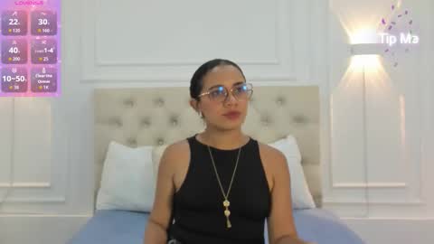 Snapshot of charlotte_dante212 chatting on 09.20.25 charlottte y dante online show from 09.20.25