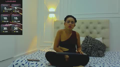 Snapshot of charlotte_dante212 chatting on 10.13.25 charlottte y dante online show from 10.13.25