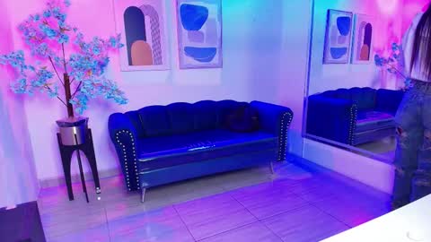 Snapshot of charlotte_etthan chatting on 11.08.25 Charlotte online show from 11.08.25