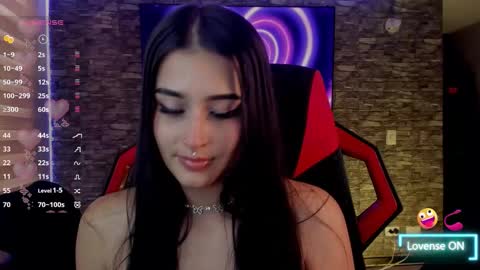 Charlotte  online show from 12.17.25