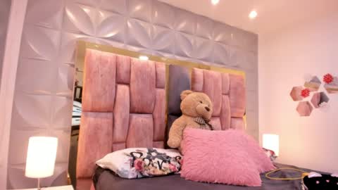 Charlotte Icee online show from 04.18.26