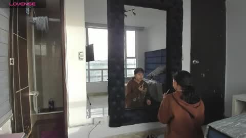 Charlotte online show from 10.04.25