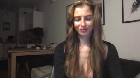 Charlotte Roche online show from 11.04.25