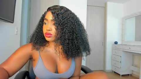 Snapshot of charlotte_tiller chatting on 04.11.26 Yuli online show from 04.11.26