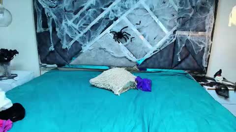 charlotte_walker1 online show from 10.15.25