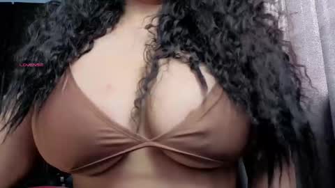 Snapshot of charlottee_lovee69 chatting on 10.29.25 Natalia online show from 10.29.25