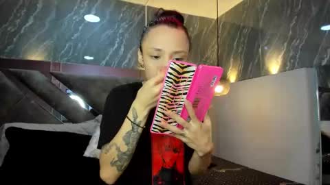 Snapshot of charlottekraviz chatting on 02.17.26 Charlotte online show from 02.17.26