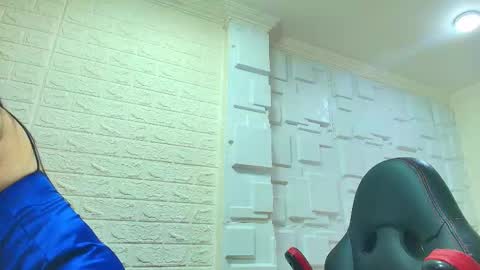 Charlotte  Schmidt online show from 12.17.25