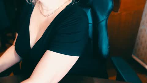 Snapshot of charlottextasty chatting on 01.24.25 CharlotteXTasty online show from 01.24.25