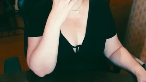 Snapshot of charlottextasty chatting on 09.15.25 CharlotteXTasty online show from 09.15.25