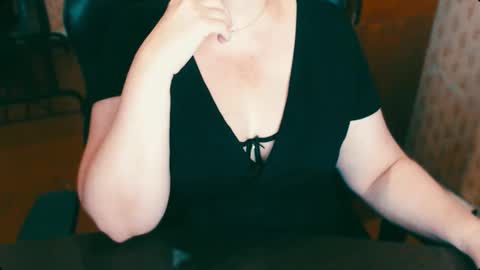 Snapshot of charlottextasty chatting on 09.19.25 CharlotteXTasty online show from 09.19.25