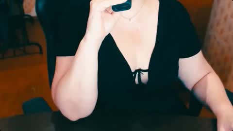 Snapshot of charlottextasty chatting on 09.29.25 CharlotteXTasty online show from 09.29.25