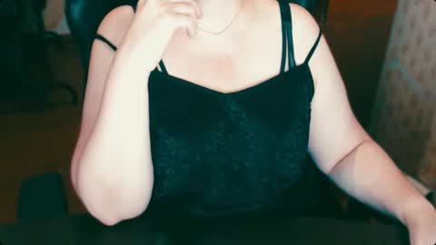 Snapshot of charlottextasty chatting on 10.08.25 CharlotteXTasty online show from 10.08.25