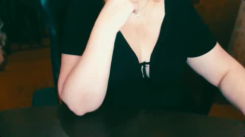 Snapshot of charlottextasty chatting on 11.06.25 CharlotteXTasty online show from 11.06.25