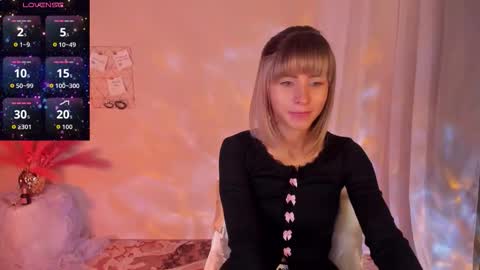 Snapshot of charmbianca chatting on 10.18.25 Bianca online show from 10.18.25