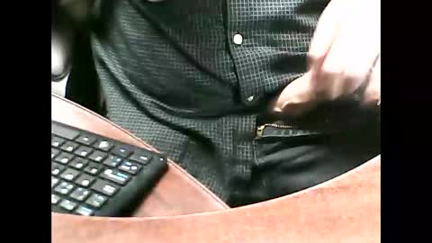 Snapshot of charmeur2672 chatting on 10.20.25 charmeur2672 online show from 10.20.25