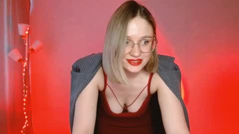 Michelle  online show from 02.04.25