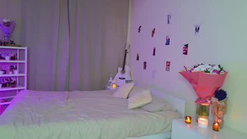 Snapshot of charming_bliss chatting on 10.18.25 Kaylee online show from 10.18.25