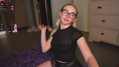 my fansly Charming daisy              My Wishlist  for new toys     online show from 02.04.25