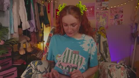 Snapshot of charming_lilly chatting on 11.14.25 Lissa online show from 11.14.25