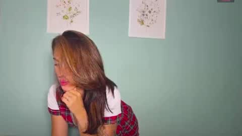 Mia online show from 09.14.25