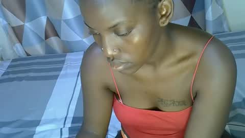 Snapshot of charmingdime chatting on 10.13.25 charmingdime online show from 10.13.25