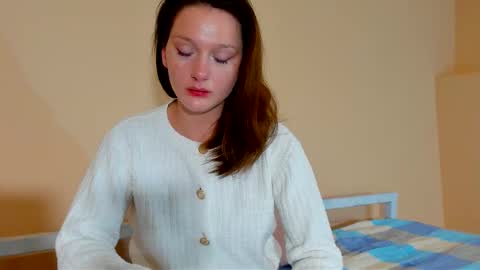 Snapshot of charmingkatie chatting on 10.19.25 katie online show from 10.19.25