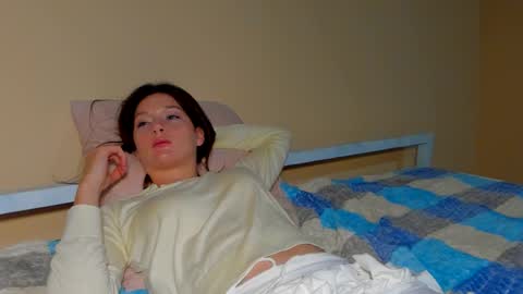 Snapshot of charmingkatie chatting on 10.23.25 katie online show from 10.23.25