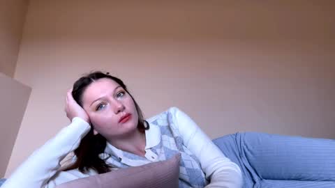 Snapshot of charmingkatie chatting on 10.30.25 katie online show from 10.30.25