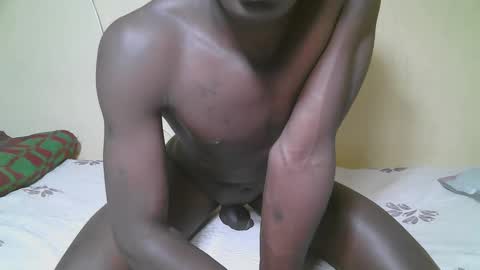 Snapshot of charmzboy chatting on 10.06.25 charmzboy online show from 10.06.25