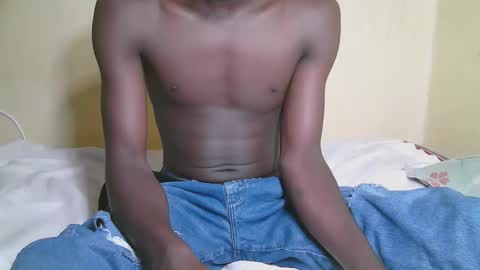 Snapshot of charmzboy chatting on 10.15.25 charmzboy online show from 10.15.25