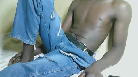 Snapshot of charmzboy chatting on 10.16.25 charmzboy online show from 10.16.25