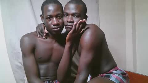 Snapshot of charmzboy chatting on 11.06.25 charmzboy online show from 11.06.25