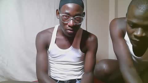 Snapshot of charmzboy chatting on 11.07.25 charmzboy online show from 11.07.25