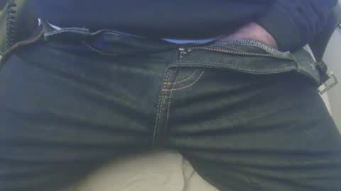 Snapshot of chattertonn chatting on 10.30.25 chattertonn online show from 10.30.25