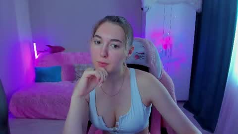 Snapshot of chatur_lady_ chatting on 06.18.26 Betty online show from 06.18.26