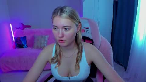 Snapshot of chatur_lady_ chatting on 07.29.26 Betty online show from 07.29.26