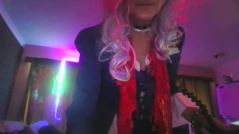 We Chat online show from 10.15.25