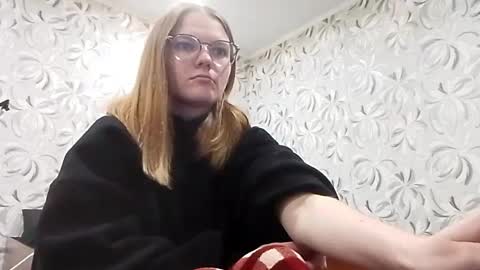Snapshot of chauknispel chatting on 05.17.26 Olivia online show from 05.17.26
