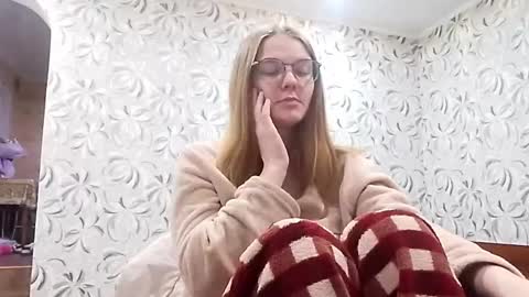 Snapshot of chauknispel chatting on 05.31.26 Olivia online show from 05.31.26
