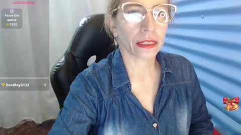 CHAYLA VICTORIA RUIZ  online show from 04.17.26