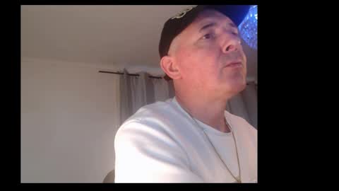 Snapshot of chazdiniro chatting on 11.04.25 chazdiniro online show from 11.04.25