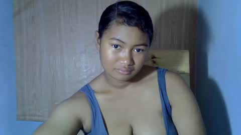 Snapshot of chechick_sahu chatting on 09.18.25 Angel online show from 09.18.25