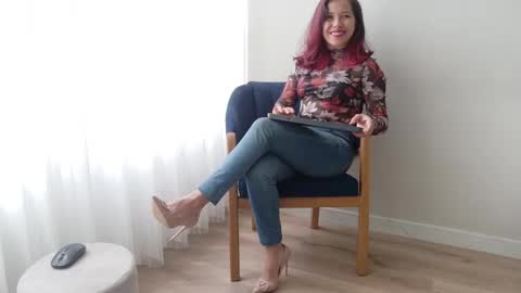 Snapshot of cheek_chic12 chatting on 11.11.25 Regina Phalange online show from 11.11.25