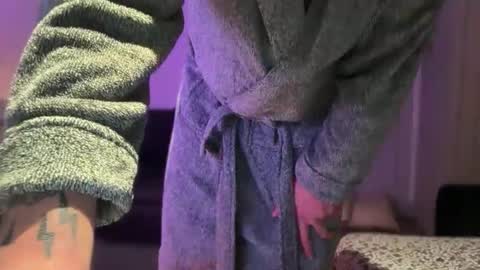 Cheekylondon online show from 09.24.25