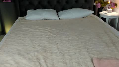 cheezy_cream online show from 01.12.26