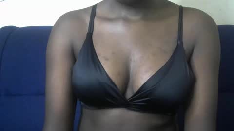 Snapshot of chelley4 chatting on 10.20.25 chelley online show from 10.20.25